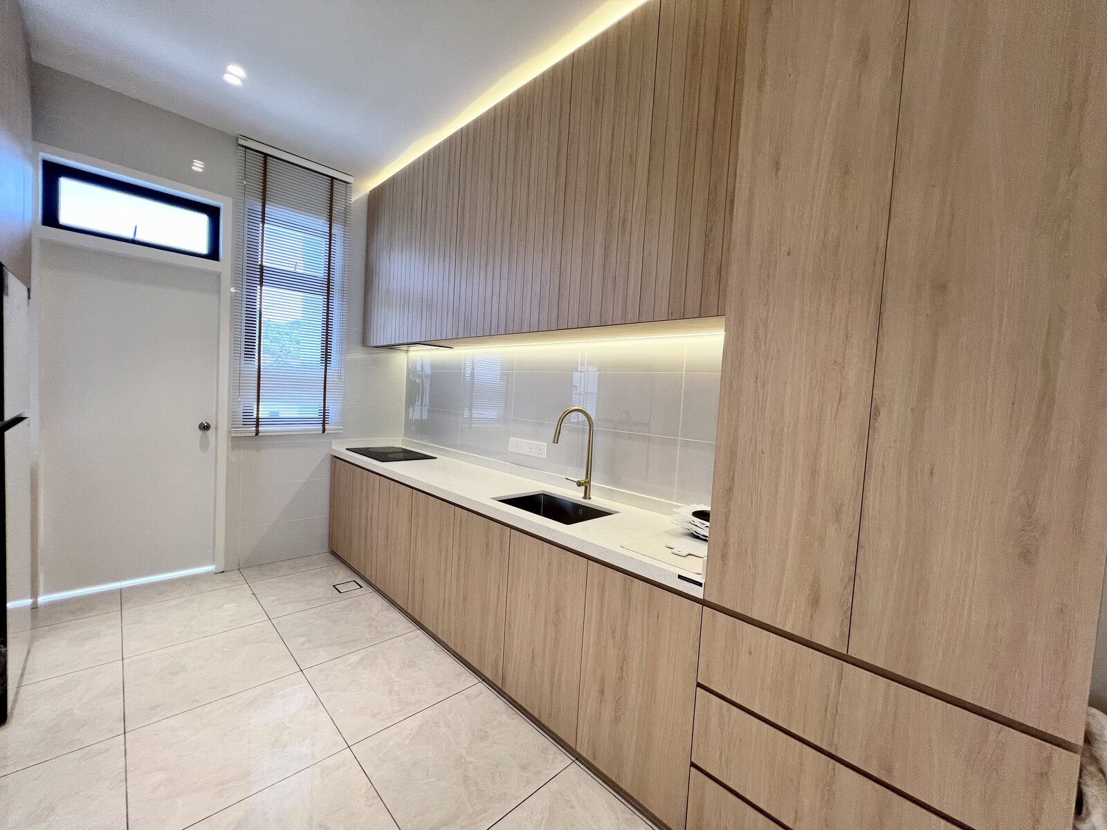 Ascent Park show unit kitchen