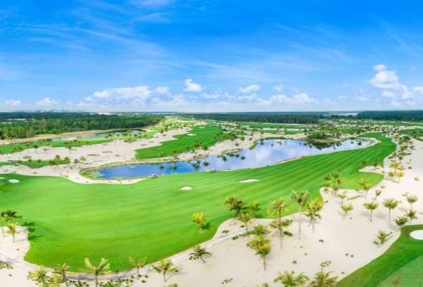 Forest City golf course with landscaped fairways and lakes