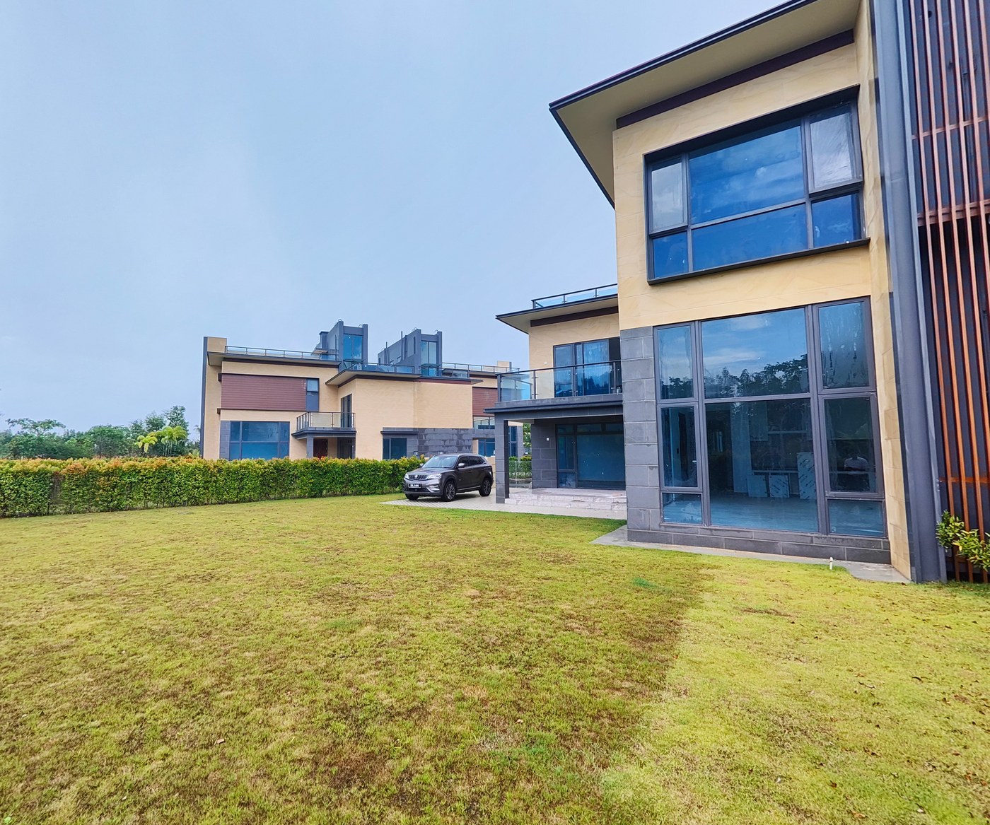 Forest City Golf Villa exterior and garden